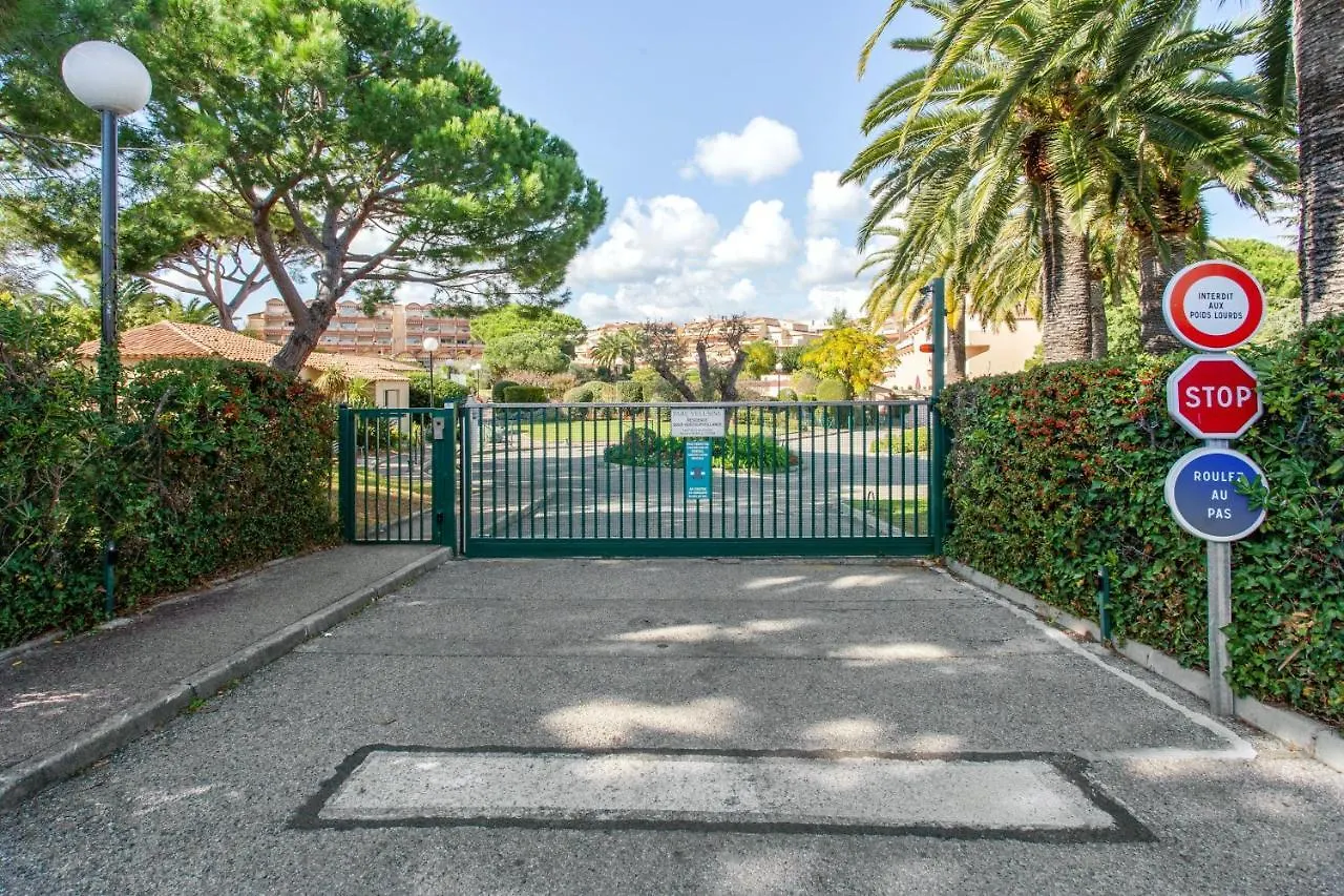 Apartment Appartement Vue Mer: Antibes Beach Retreat with Pool France