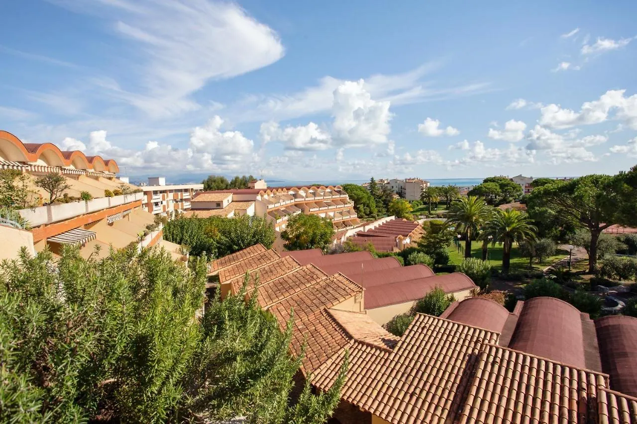 Appartement Vue Mer: Antibes Beach Retreat with Pool